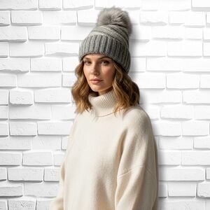 Norla Canada Ribbed Knit Beanie with Fur Pom Gray NWOT